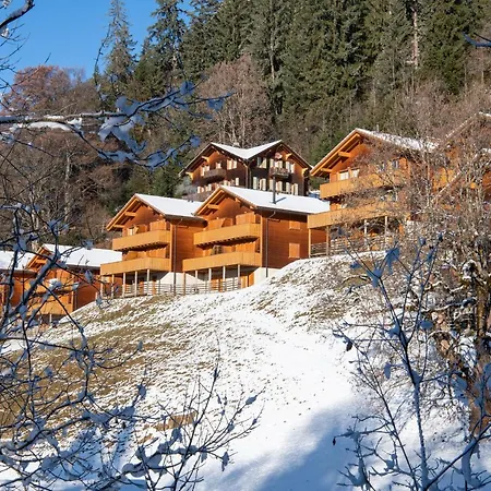Racers Retreat 10 *